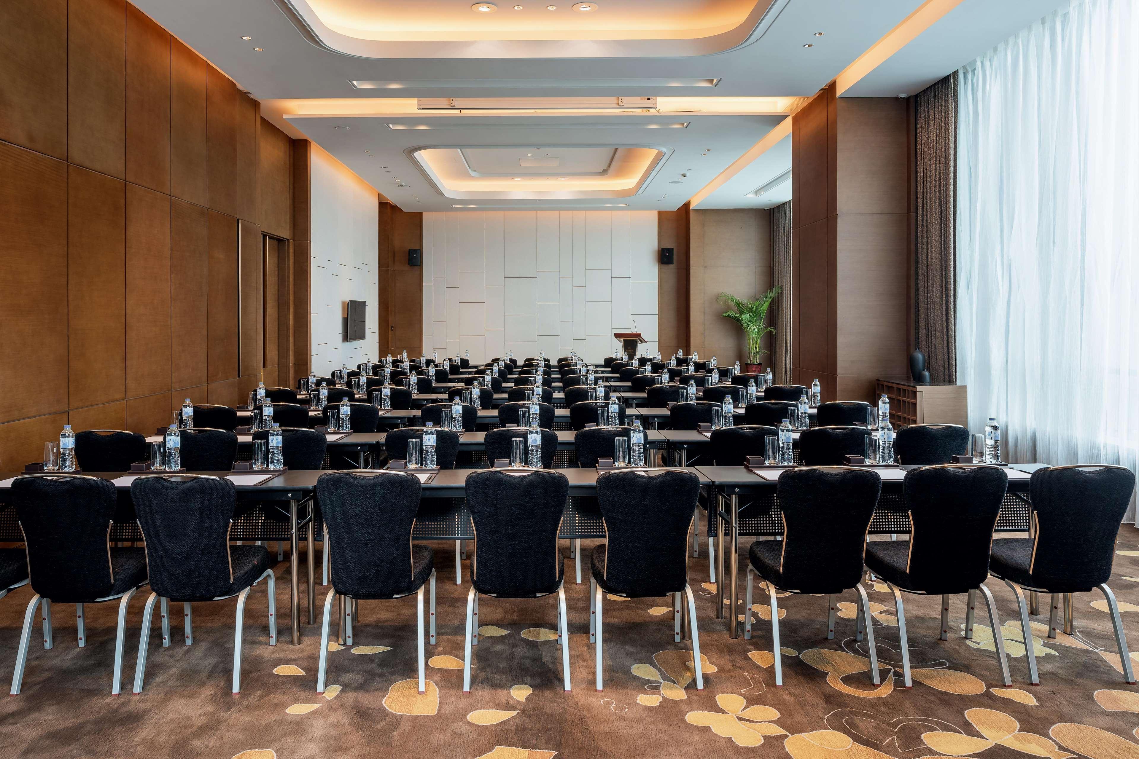Hilton Jinan South Hotel&Residences Bagian luar foto