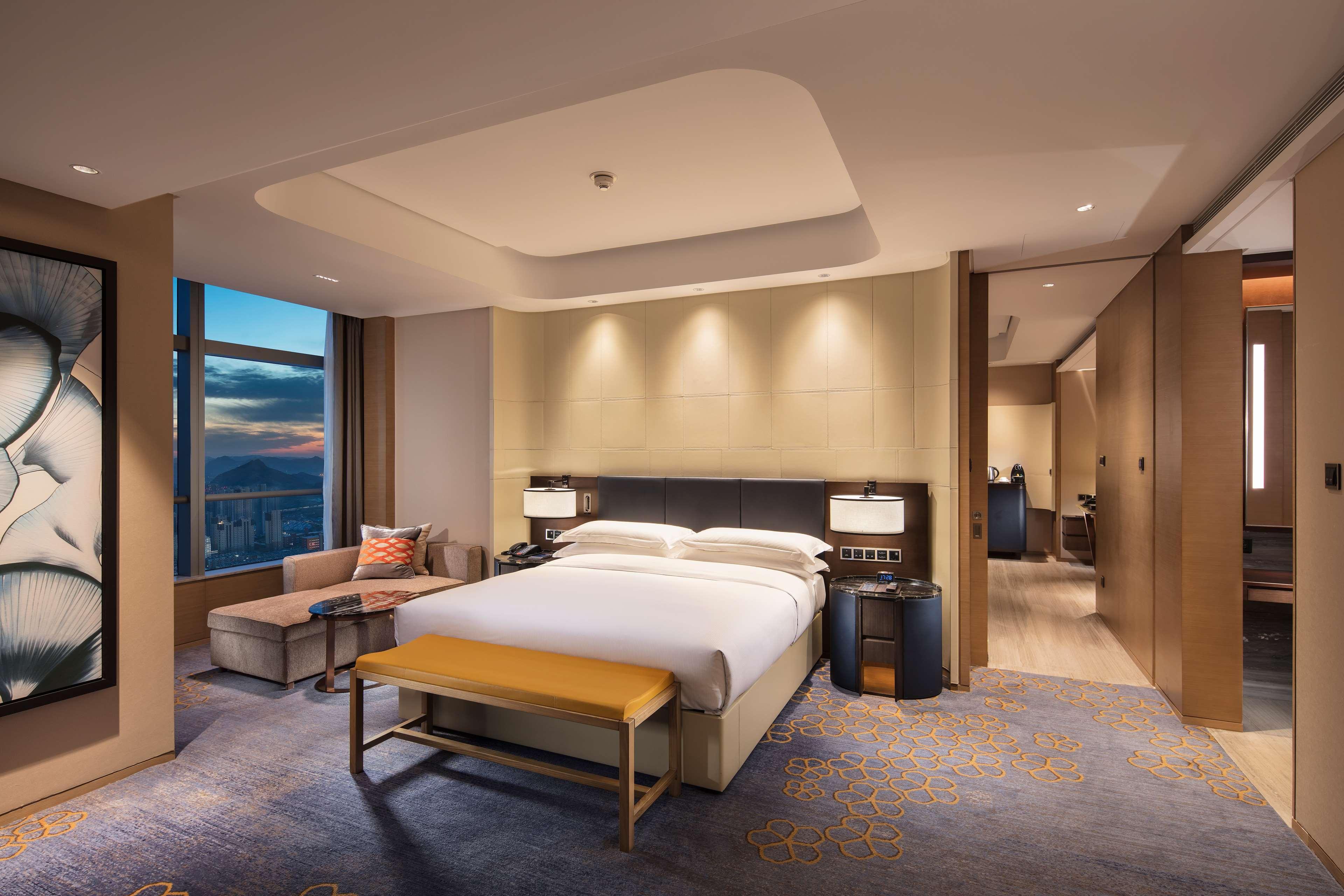 Hilton Jinan South Hotel&Residences Bagian luar foto