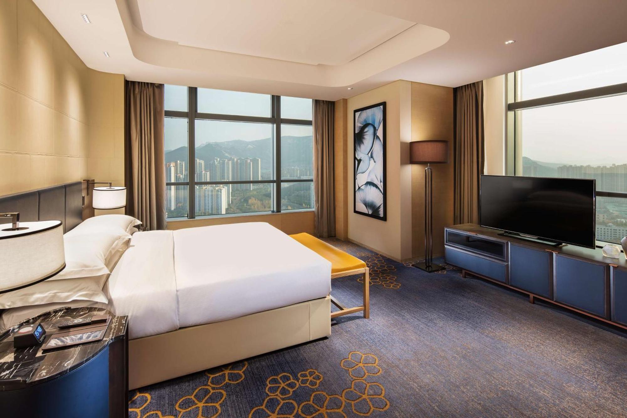 Hilton Jinan South Hotel&Residences Bagian luar foto