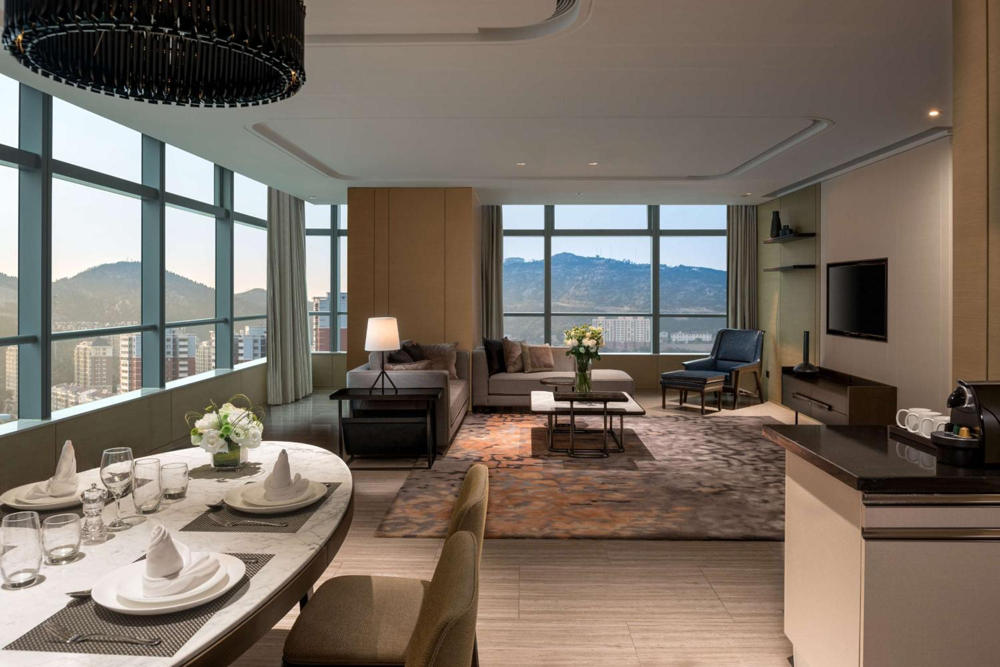 Hilton Jinan South Hotel&Residences Bagian luar foto