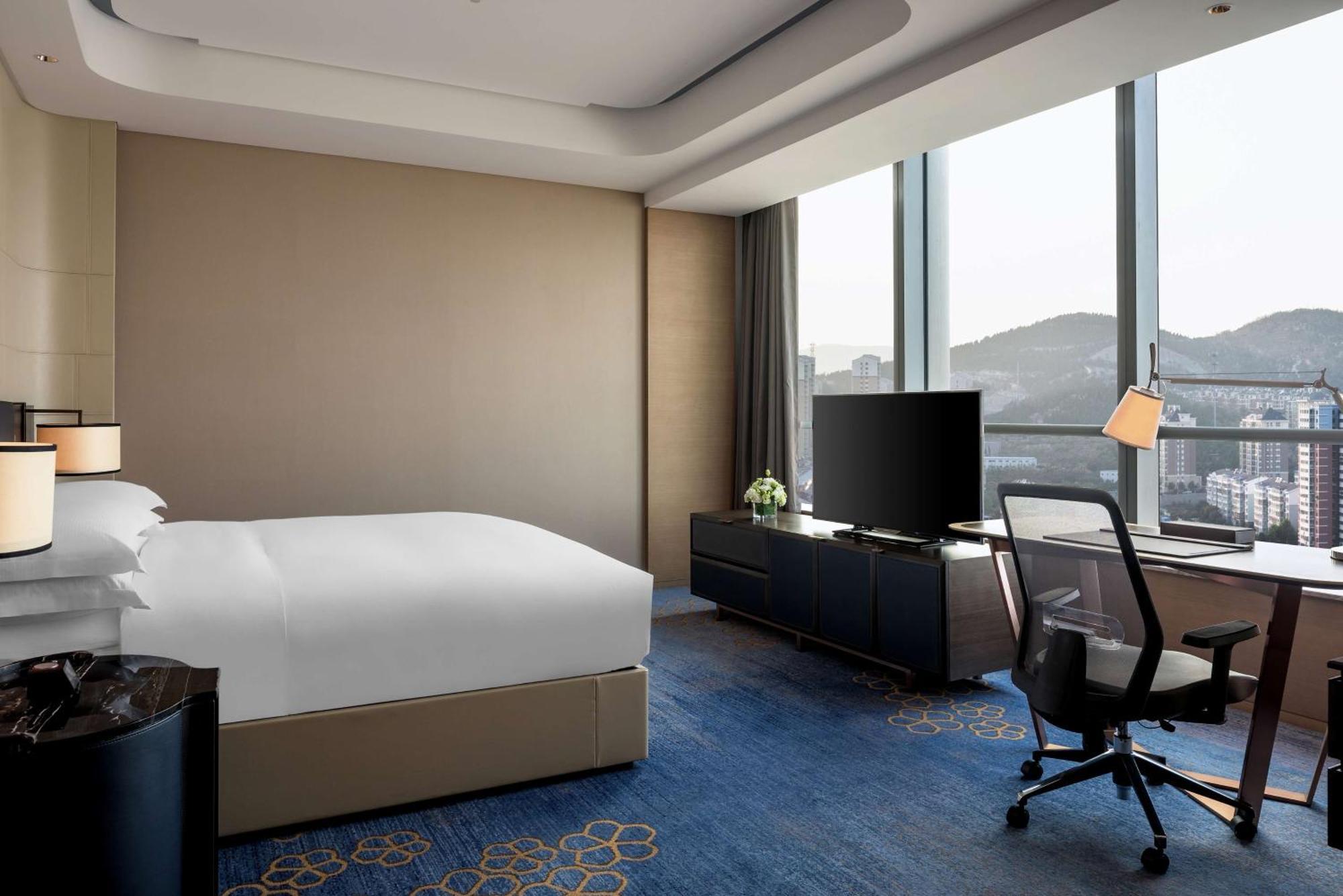 Hilton Jinan South Hotel&Residences Bagian luar foto