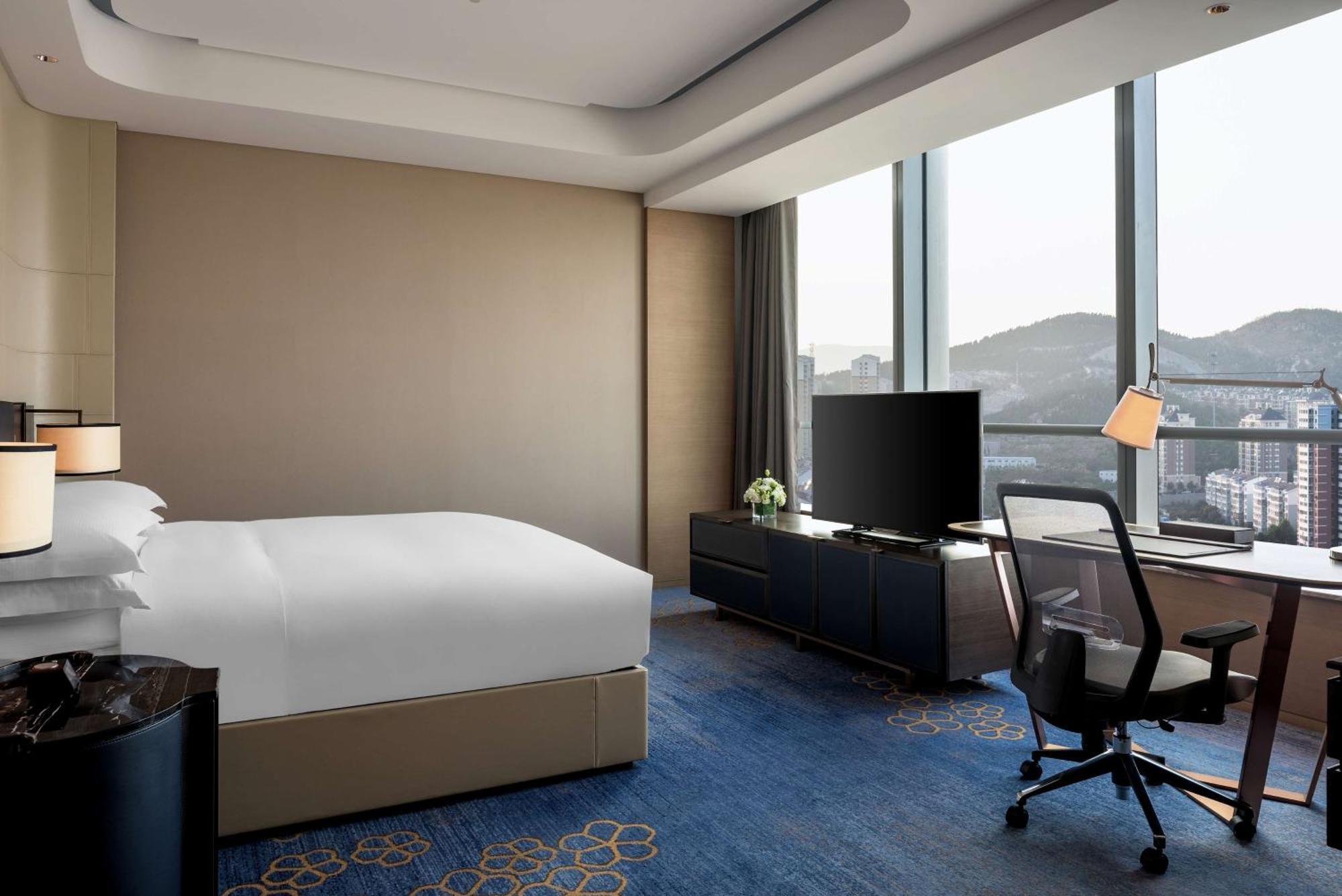 Hilton Jinan South Hotel&Residences Bagian luar foto